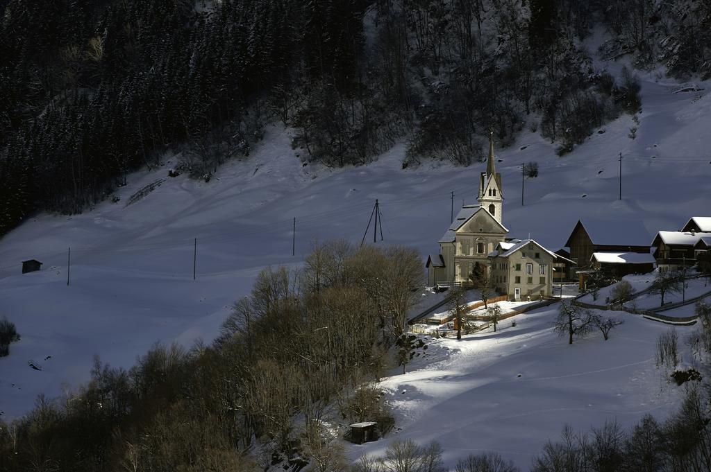 Hotel Restaurant La Furca Disentis Exterior foto