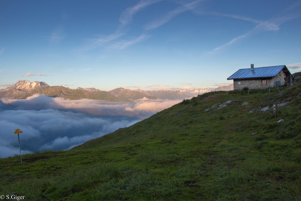 Hotel Restaurant La Furca Disentis Exterior foto
